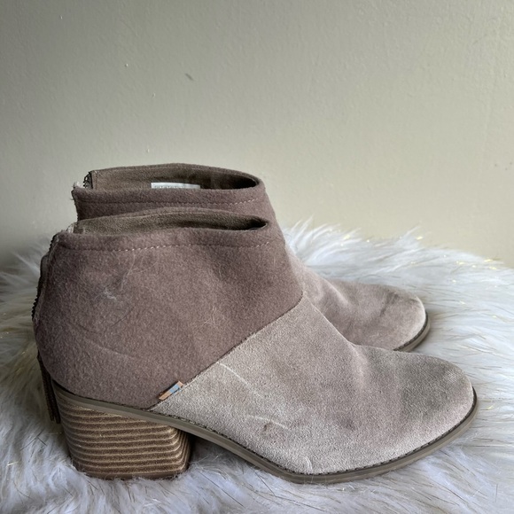 Toms brown faux suede leather boots shoes 9 - Picture 1 of 13